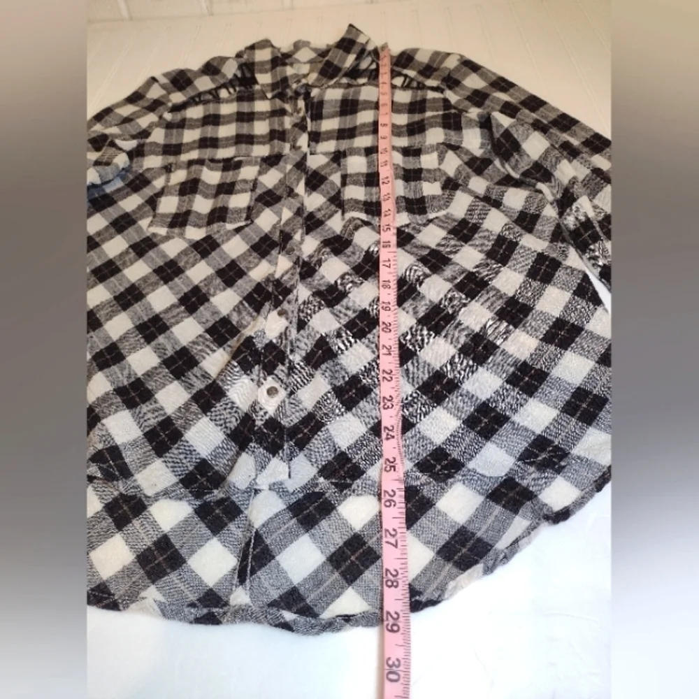 Free People women's long sleeve black/white plaid shirt size (S)